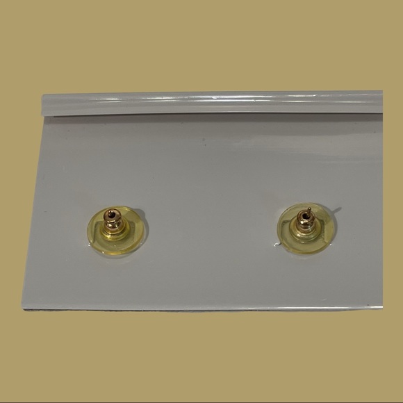 Museum of Fine Arts Boston Gold Plated Knot Post Earrings NWOT - Picture 3 of 3